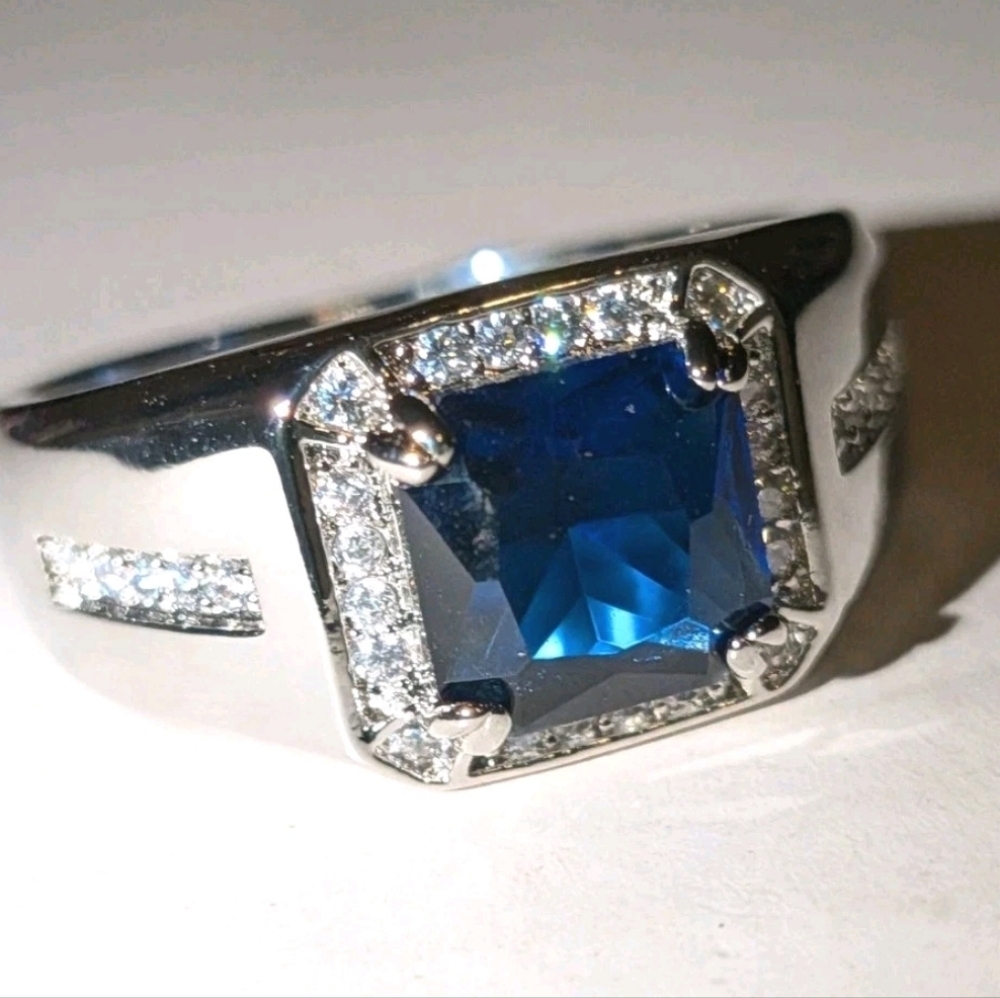 Silvery Classic Men's Sapphire Lab Created Diamond Ring
